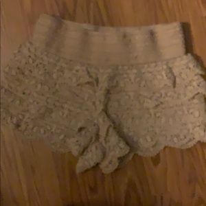 Ruffle shorts